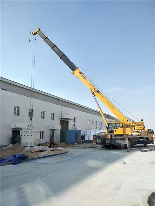 嘉荫县“超载就喊停”—— 吊车的 “重量保镖” 技术