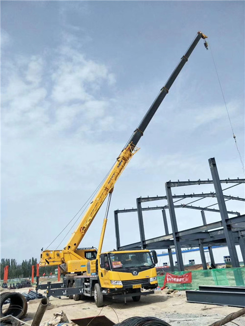 嘉荫县超高层建筑钢结构吊装案例